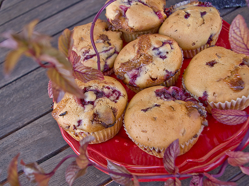 Kirsimuffinid martsipani ja šokolaadiga