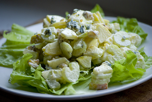 Waldorfi salat sinihallitusjuustuga