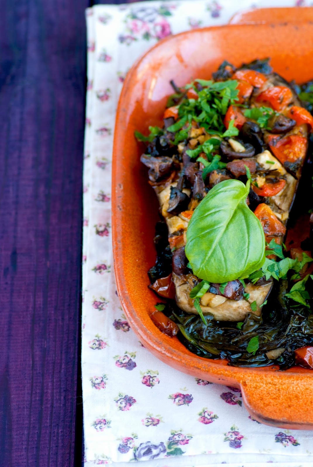 Ahjubaklažaan tomatite ja seentega