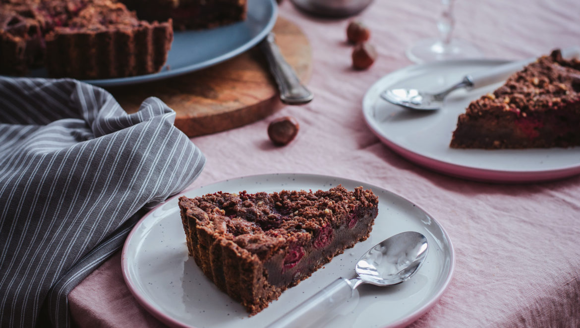 Pähkline kirsi-šokolaadikook