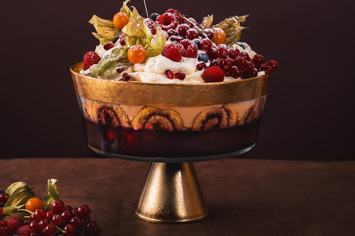 Triflee rullbiskviidi ja marjatarretisega