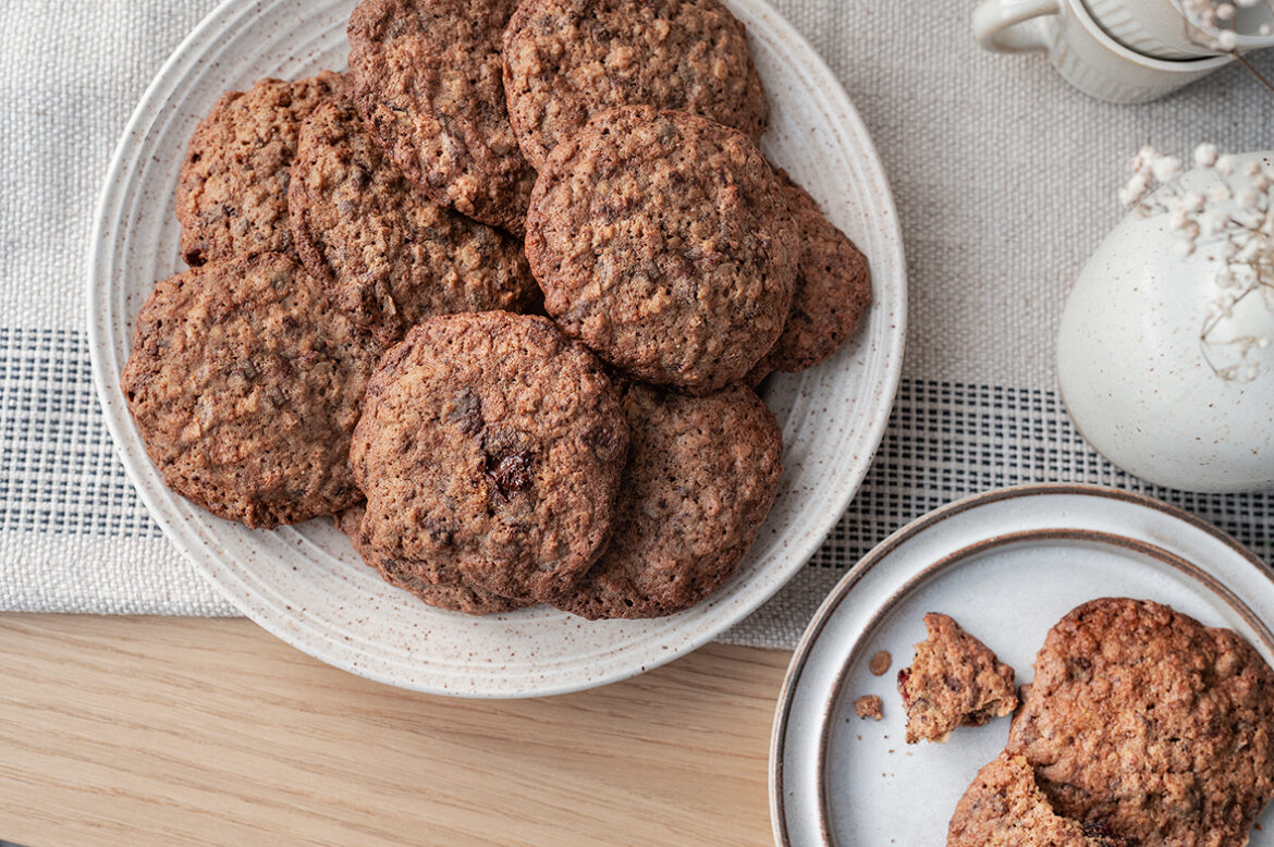 Kaerahelbeküpsised šokolaadi ja kuivatatud jõhvikatega