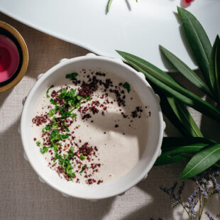 Jogurti-tahiinikaste